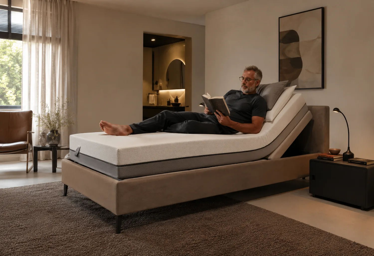 Kopfteil eines Boxspringbetts mit Stoffstruktur